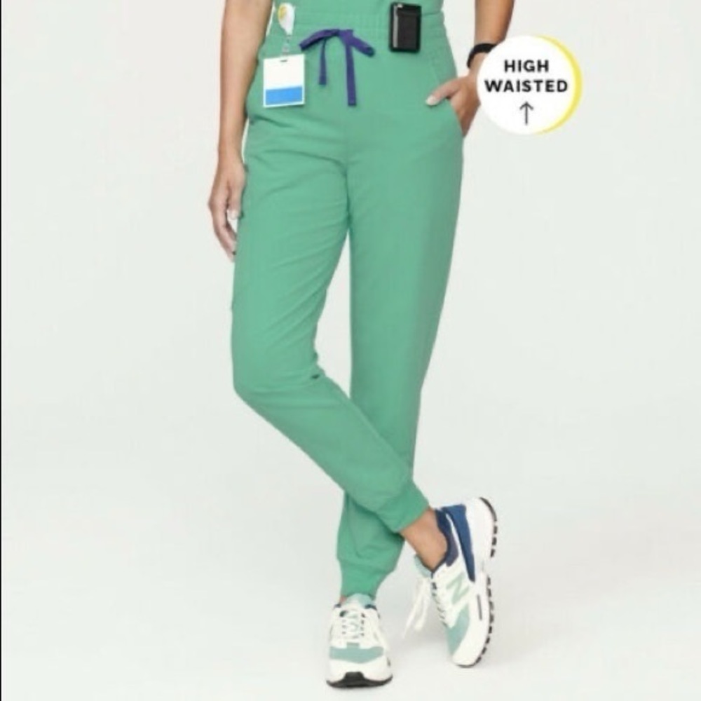 High-waisted Zamora Surgical Green Scrub Bottoms